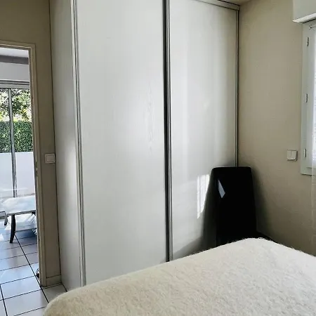 Apartment Coquet T1 Bis A Avec Terrasse, Parking Prive Et Acces Internet - Fr-1-495-102