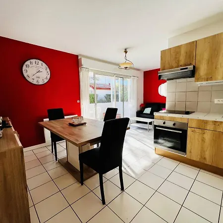 Coquet T1 Bis A Avec Terrasse, Parking Prive Et Acces Internet - Fr-1-495-102 Apartment